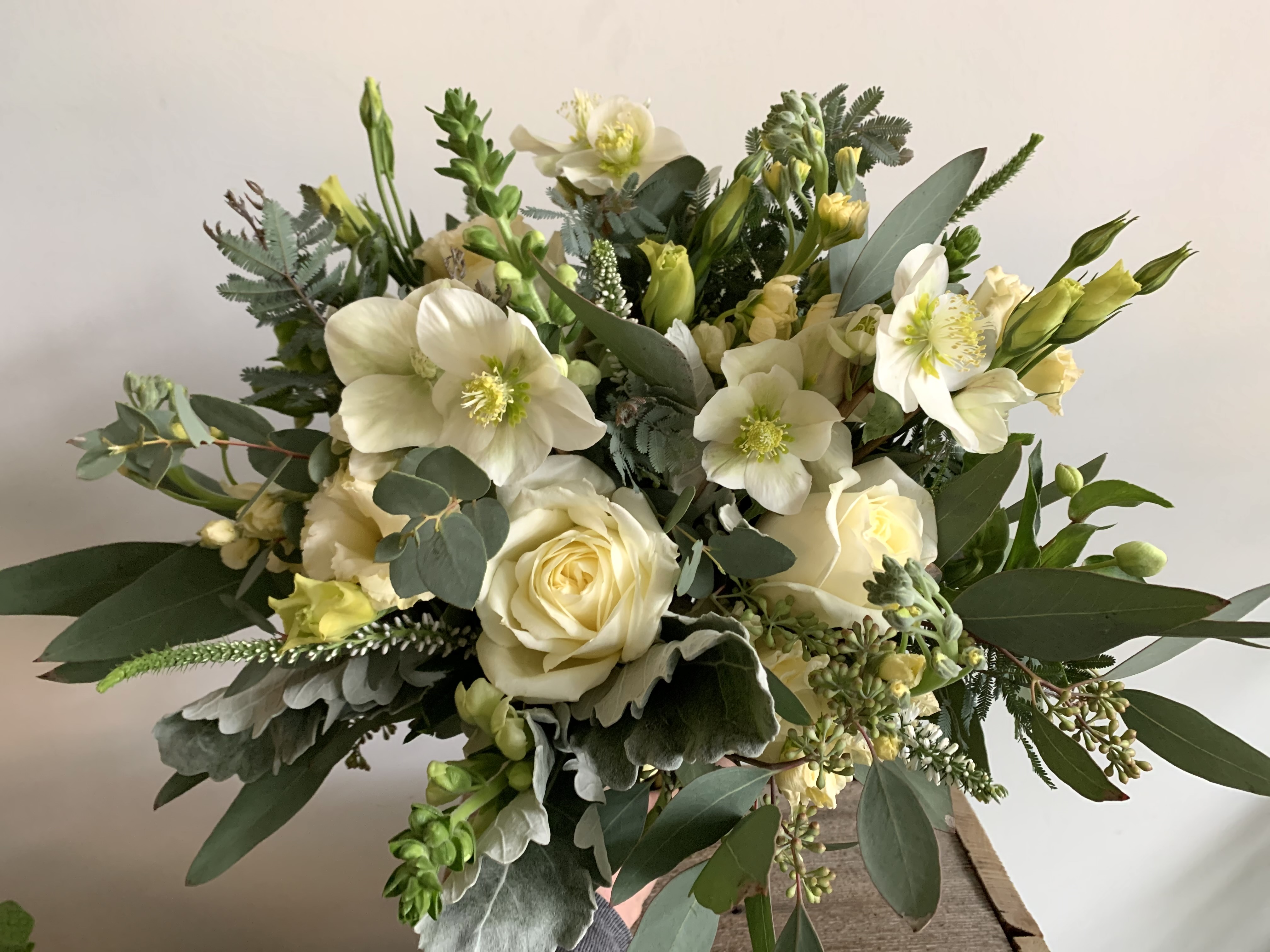 7 Popular Flower Colors for Funerals and the Meanings Behind Them by